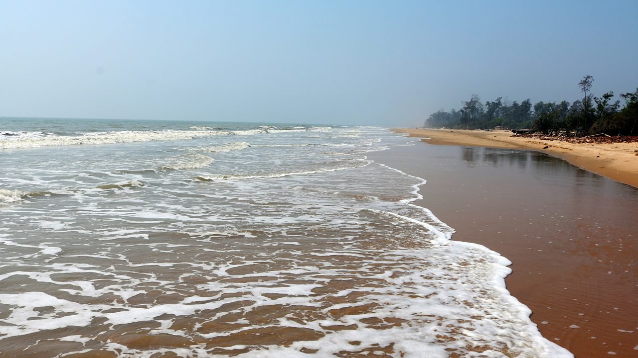 Digha Mandarmoni Tajpur on Bay of Bengal on Road / Rail